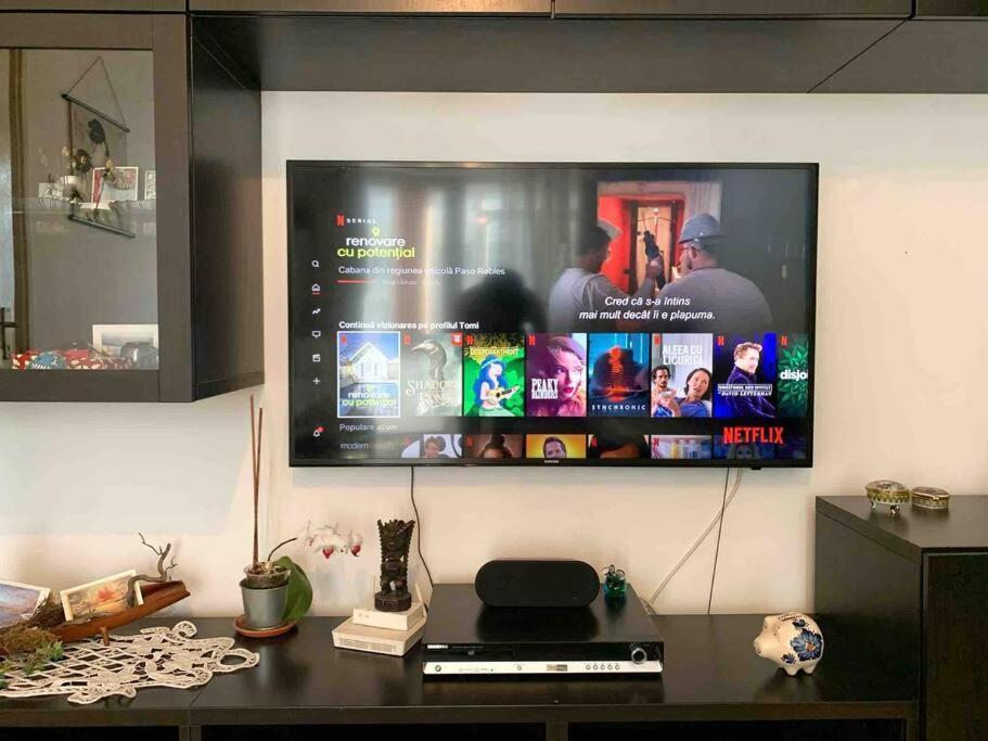 Central Apartment Muncii Area Netflix Bucarest Exterior foto