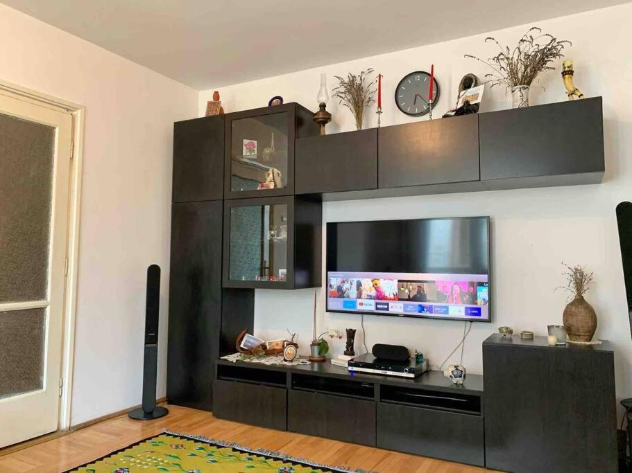 Central Apartment Muncii Area Netflix Bucarest Exterior foto